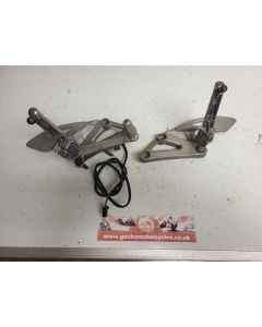 3MA Yamaha TZR250 rearsets left right footrest hangers
