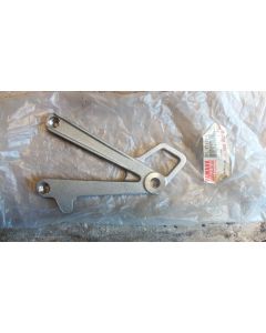 3YL Yamaha TZ250 footrest hanger (left)