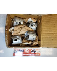 59W Yamaha TZ250 pistons size B - NEW